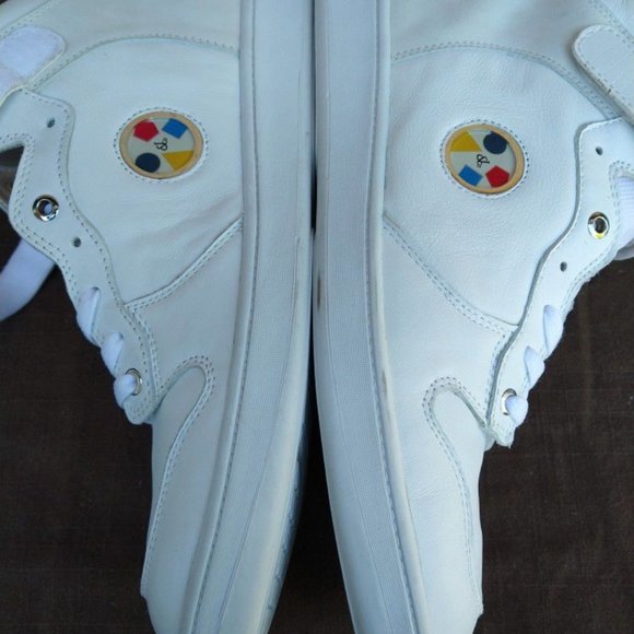 Athletic_Shoes